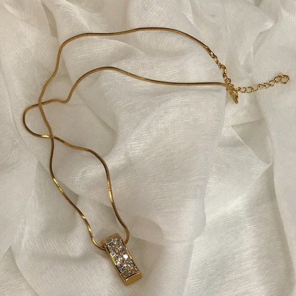 Necklace | Gold Tone & Crystal Pendant - Picture 8 of 11